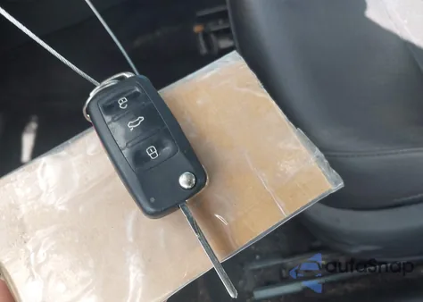 2014 Volkswagen Jetta 1.8T Se z USA, uszkodzony, nr VIN 3VWD17AJ9EM399636